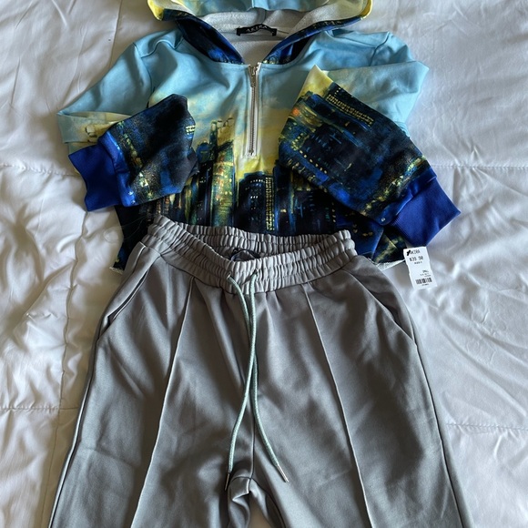 Akira Chicago Cityline Two Piece - Picture 11 of 15